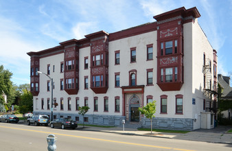 228 Summer St in Buffalo, NY - Foto de edificio - Building Photo