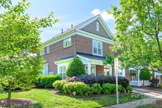 18524 Mizzenmast Ave in Cornelius, NC - Foto de edificio - Building Photo