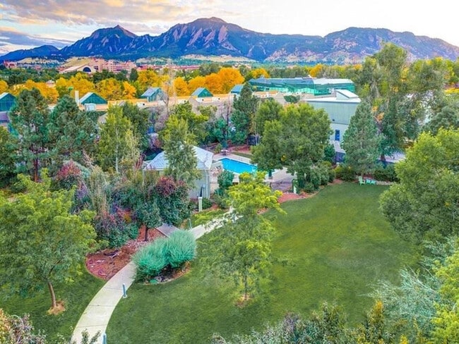 The View on 26th in Boulder, CO - Foto de edificio - Building Photo