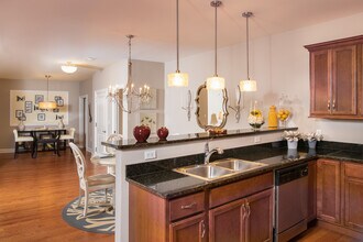 Vineyard Commons in Highland, NY - Building Photo - Building Photo
