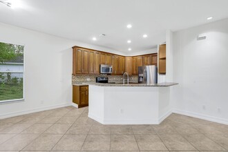 238 Stanhope Cir in Naples, FL - Building Photo - Building Photo
