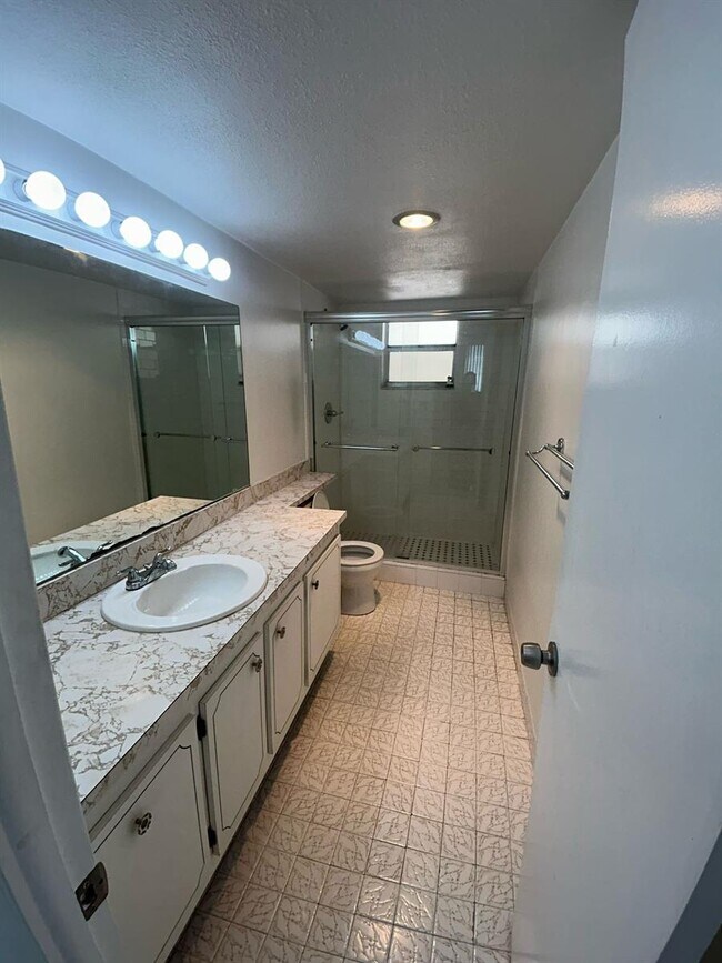403 NW 68th Ave in Plantation, FL - Building Photo - Building Photo