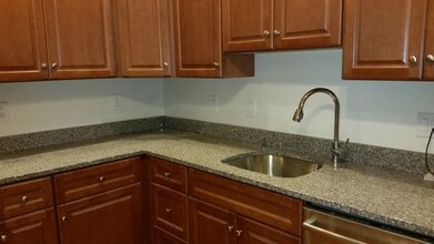 164 Whitney St, Unit 3 in Hartford, CT - Foto de edificio - Building Photo