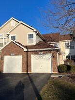 3022 Kentshire Cir in Naperville, IL - Building Photo