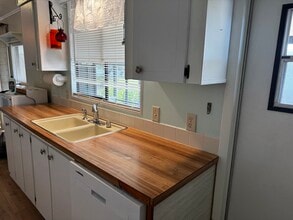 10 Lake Diane Dr in Naples, FL - Foto de edificio - Building Photo