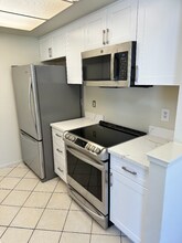 18 Cove Ln in Redwood City, CA - Building Photo - Building Photo