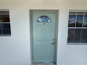 1810 NE 56th St in Fort Lauderdale, FL - Building Photo - Building Photo