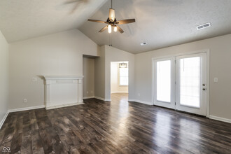 4236 Silver Glade Trail in Sellersburg, IN - Building Photo - Building Photo