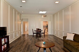 13333 Fall Manor Dr in Dallas, TX - Foto de edificio - Building Photo