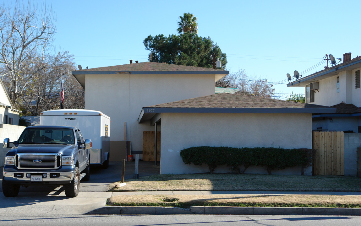 3055 N E St in San Bernardino, CA - Foto de edificio