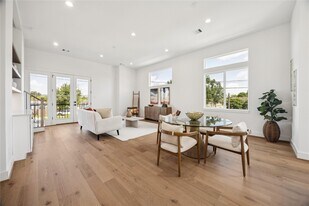 2806 Mills St in Houston, TX - Building Photo