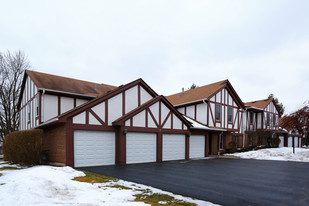 Courthomes on Plum Grove Apartments