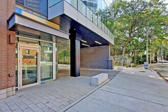 219 Dundas St E in Toronto, ON - Building Photo - Building Photo