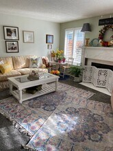 2945 SE Bluebird Dr in Hillsboro, OR - Foto de edificio - Building Photo