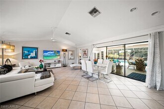 189 Palmetto Dunes Cir in Naples, FL - Building Photo - Building Photo