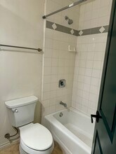 729 E Elder St, Unit C in Fallbrook, CA - Building Photo - Building Photo