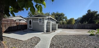 5107 Hutchinson Rd in Sebastopol, CA - Building Photo