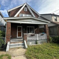 240 Ridgewood Ave in Pittsburgh, PA - Building Photo