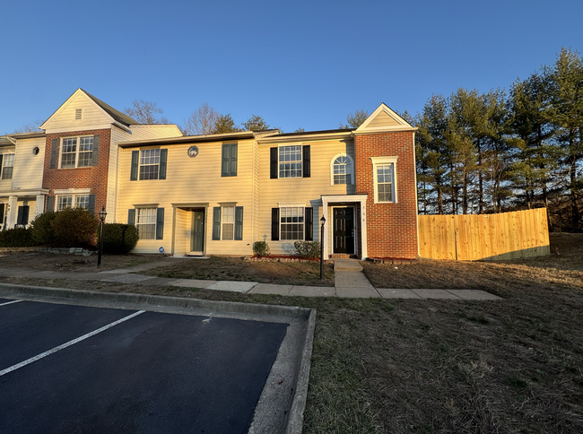 300 Wind Ridge Dr in Stafford, VA - Building Photo - Building Photo