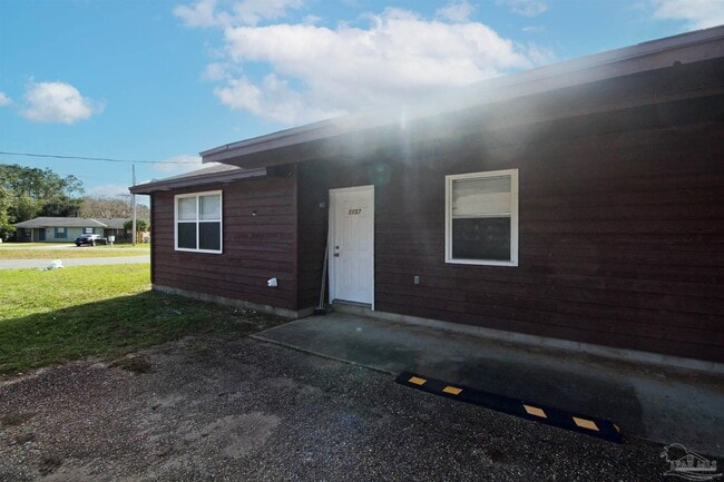 1157 Belden Ln in Gulf Breeze, FL - Building Photo - Building Photo