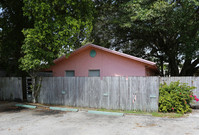 1405-1409 NE 5th Ter in Fort Lauderdale, FL - Foto de edificio - Building Photo