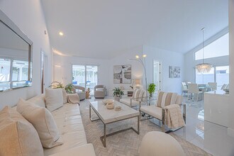 23246 L'Ermitage Cir in Boca Raton, FL - Building Photo - Building Photo