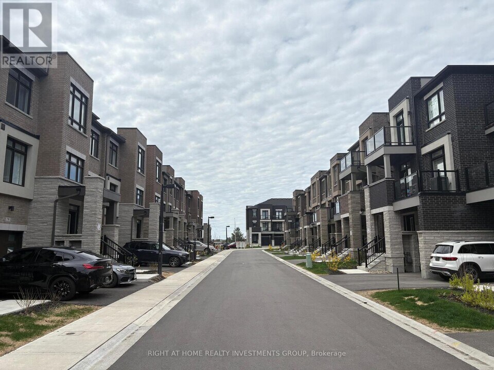 77 Riley Reed Ln in Richmond Hill, ON - Building Photo