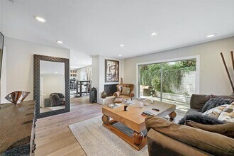 2404 McCall Rd in Austin, TX - Building Photo - Building Photo