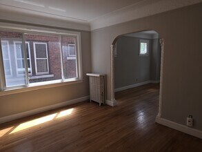 1096 Beaconsfield Ave, Unit 1S in Grosse Pointe Park, MI - Building Photo - Building Photo