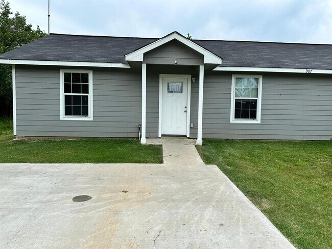 property at 907 FM 2830