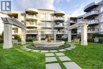 8460 Granville Ave in Richmond, BC - Building Photo - Building Photo