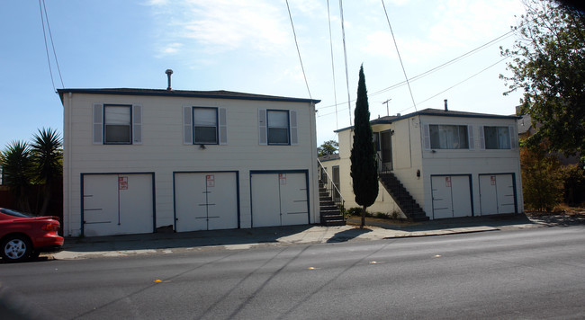 2612 Roosevelt Ave in Richmond, CA - Building Photo - Building Photo