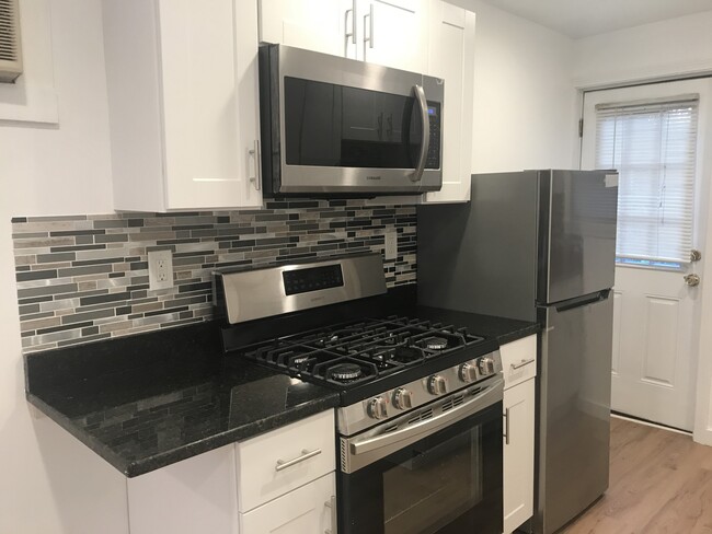 95 Beacon St, Unit A in Somerville, MA - Building Photo - Building Photo