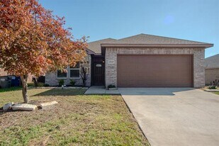 2049 Meadow View Dr in Princeton, TX - Building Photo