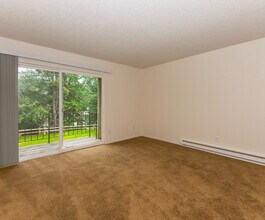 Gladstone Forest Apartments in Gladstone, OR - Building Photo - Building Photo