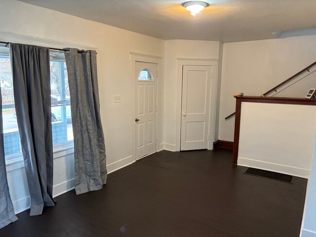 1310 S Jackson St in Jackson, MI - Foto de edificio - Building Photo