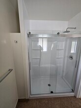 1611 Lincoln Ave, Unit Unit# 2 in San Rafael, CA - Foto de edificio - Building Photo