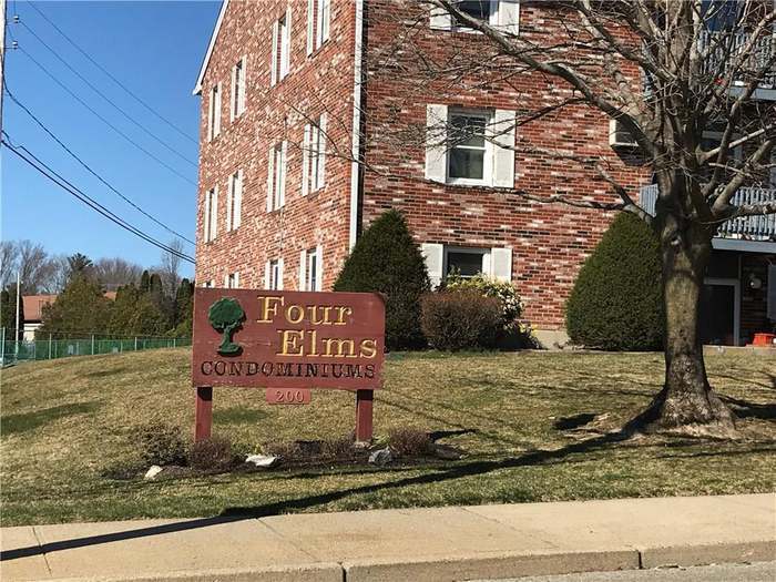 200 Manville Hill Rd, Unit 35 in Cumberland, RI - Foto de edificio