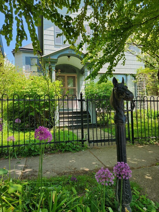 45 Park St, Unit 2 in Buffalo, NY - Foto de edificio