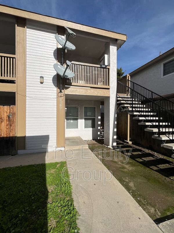 1307 S Court St in Visalia, CA - Building Photo - Building Photo