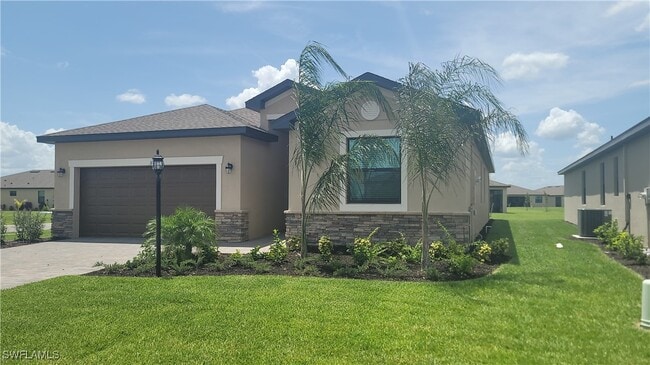 3389 Menores Wy in Ft. Myers, FL - Building Photo - Building Photo