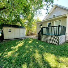 327 Leslie St in Lansing, MI - Building Photo - Building Photo