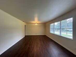 2725 Tanglewood Dr in Tyler, TX - Building Photo - Building Photo