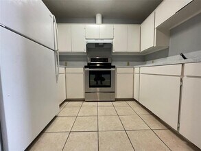 200 Howell St in Florence, TX - Building Photo - Building Photo