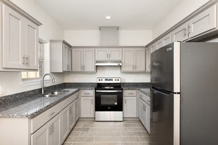 5600 Nightingale, Unit 8