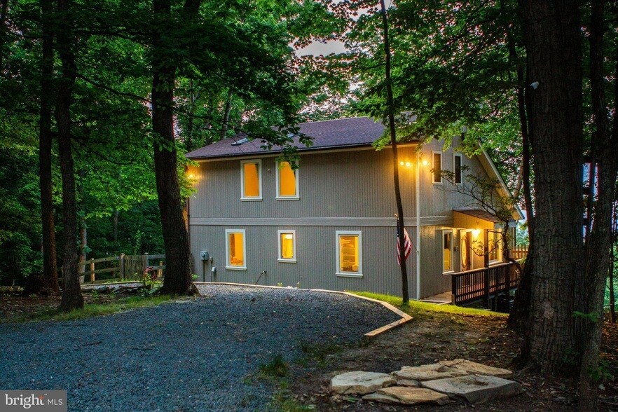 1619 Summit Dr in Haymarket, VA - Building Photo