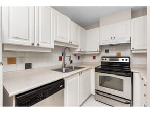 2855-2152 152 St in Surrey, BC - Building Photo - Building Photo