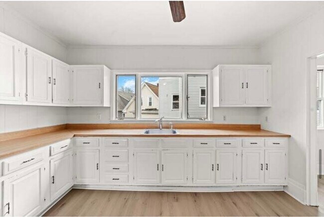 154 Glen St, Unit #3 in Somerville, MA - Building Photo - Building Photo