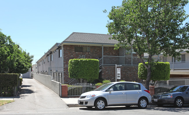 342 E Providencia Avenue in Burbank, CA - Building Photo - Building Photo