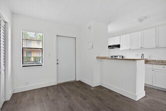 4081 N Dixie Hwy in Oakland Park, FL - Building Photo - Building Photo